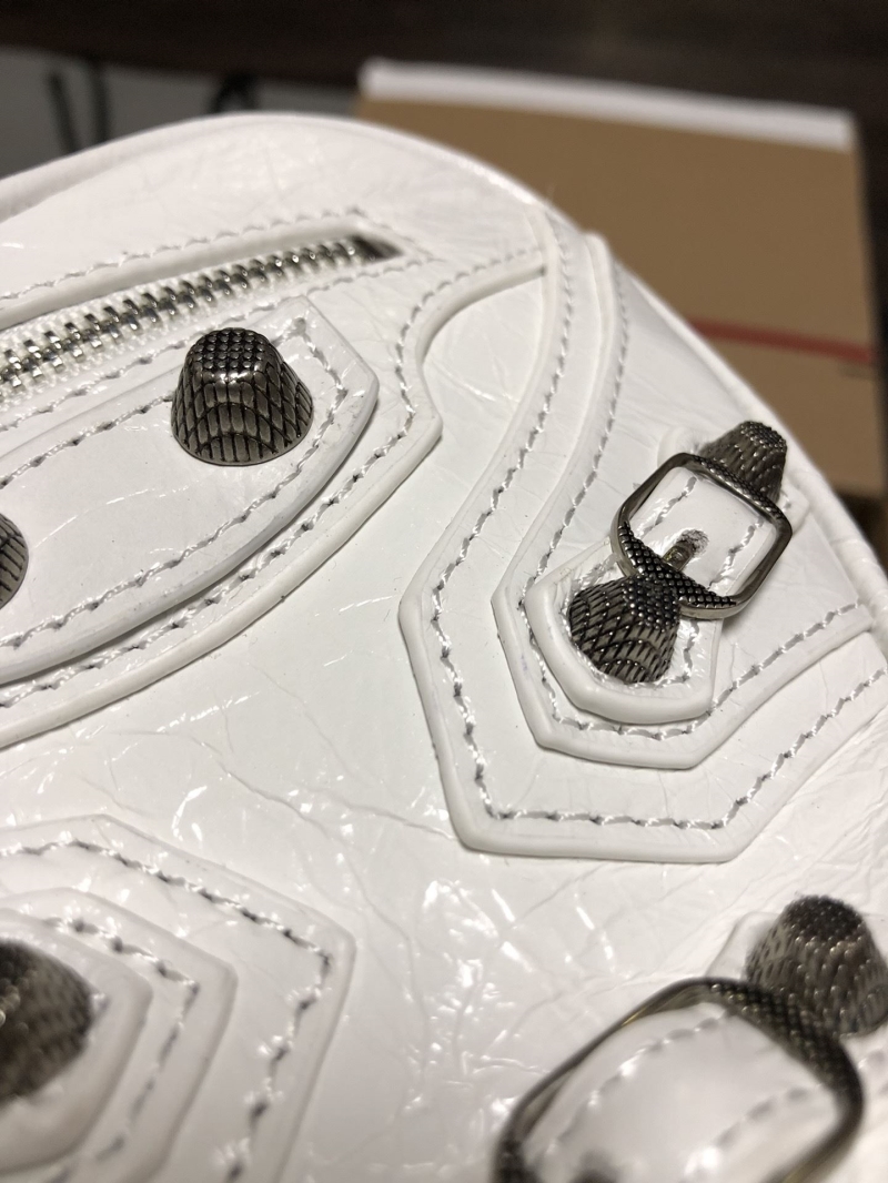 Ba1en*iaga le cagole bags